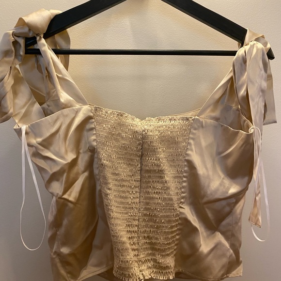 Reformation daisy silk crop top NWT - Picture 2 of 6